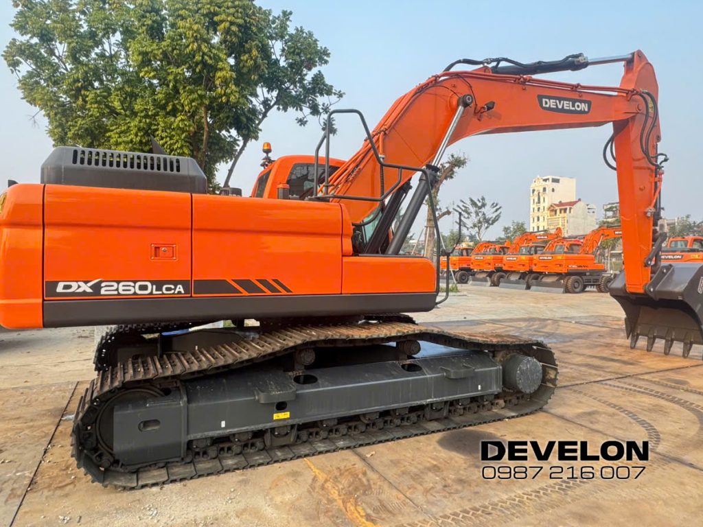 Máy Xúc Đào Bánh Xích Develon DX260LCA