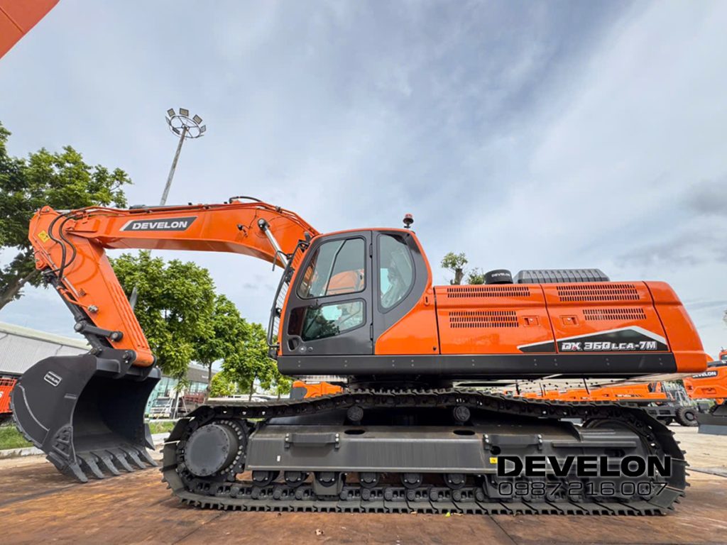 Máy xúc đào bánh xích Develon DX360LCA-7M