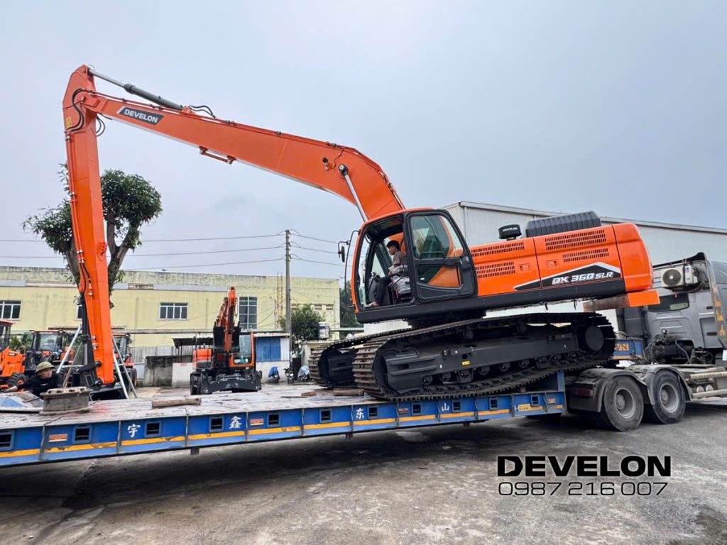Ứng dụng của máy xúc đào bánh xích Develon DX360SLR trong xây dựng
