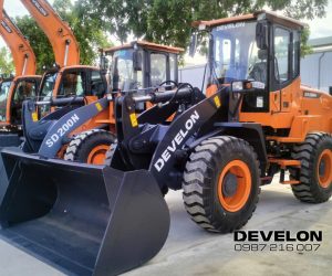 Máy Xúc Lật Bánh Lốp Develon SD200N