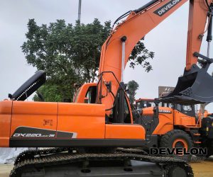 Máy xúc đào bánh xích Develon DX220LCA-2M