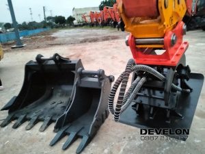 giá phụ kiện đầu cần máy xúc