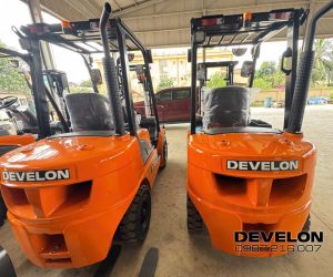Xe nâng hàng Develon 2.5 tấn