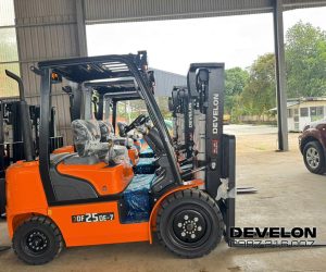 Xe nâng dầu Develon 2.5 tấn