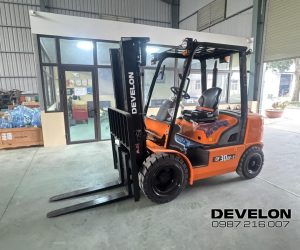 Xe nâng dầu Develon 3 tấn