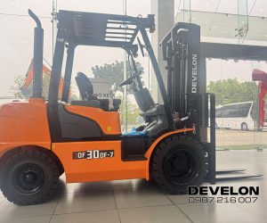 Giá xe nâng dầu Develon 3 tấn
