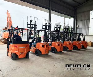 Xe nâng điện Develon 2T