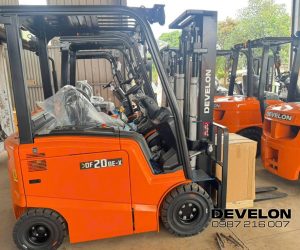 Xe nâng điện Develon 2 tấn
