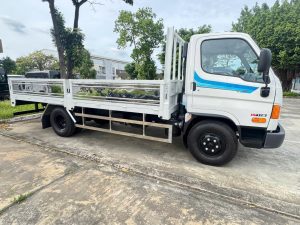 xe tải hạng trung